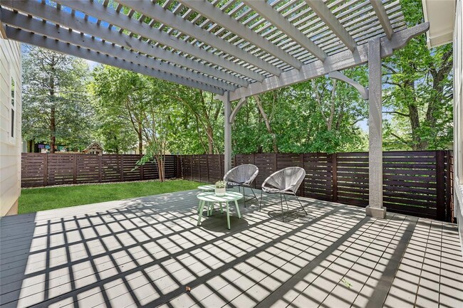 Building Photo - 1809 Pasadena Dr