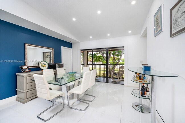 Building Photo - 9647 SW 138th Ave