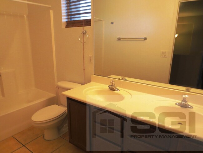 Building Photo - 3511 W Thurman Dr