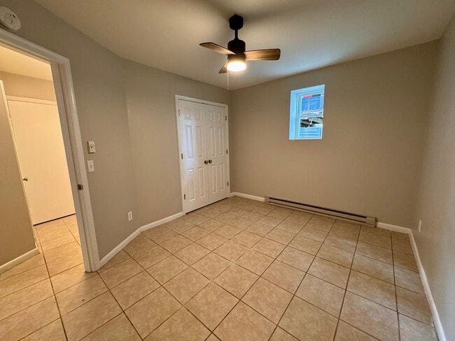 Building Photo - 337 Maple Ln