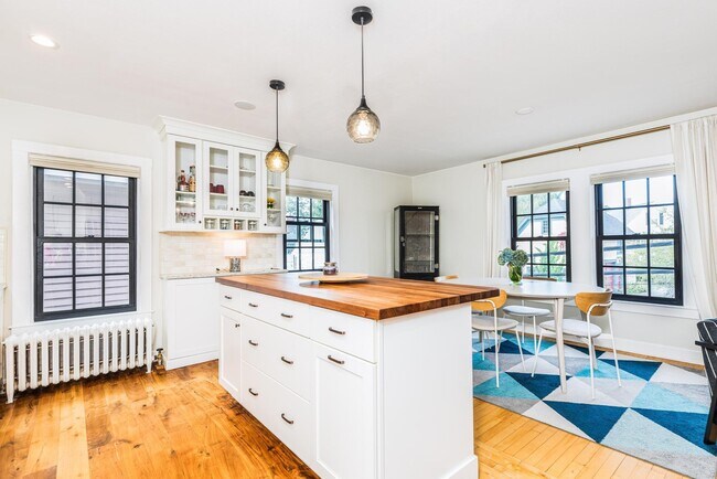 Building Photo - 279 Marcy St