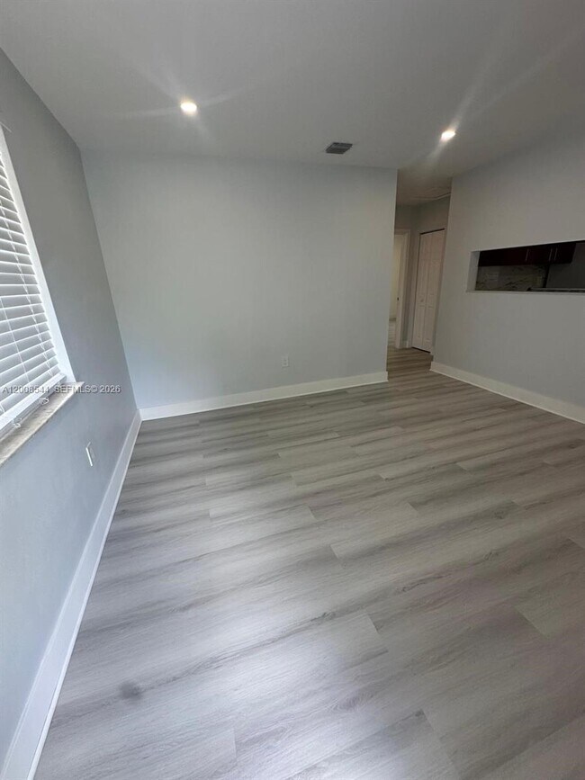 Building Photo - 1555 NW 34th St