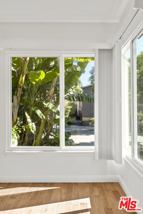 Building Photo - 1233 N Harper Ave