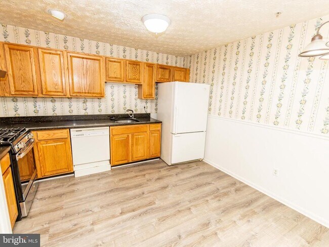 Building Photo - 40 Amberstone Ct