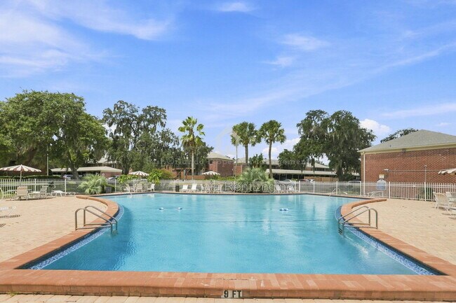 Building Photo - 525 Georgetown Dr