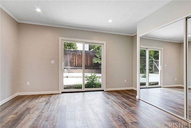 Building Photo - Gorgeous House in Norma Triangle