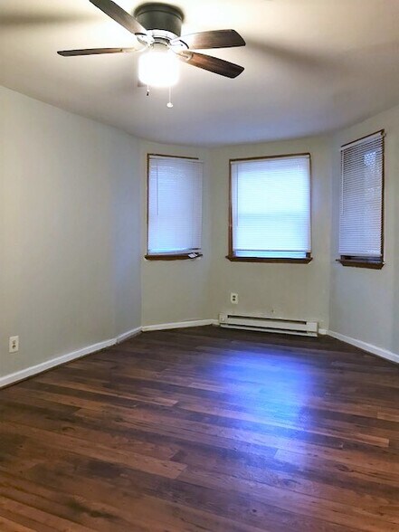 Building Photo - 2315 N Charles St