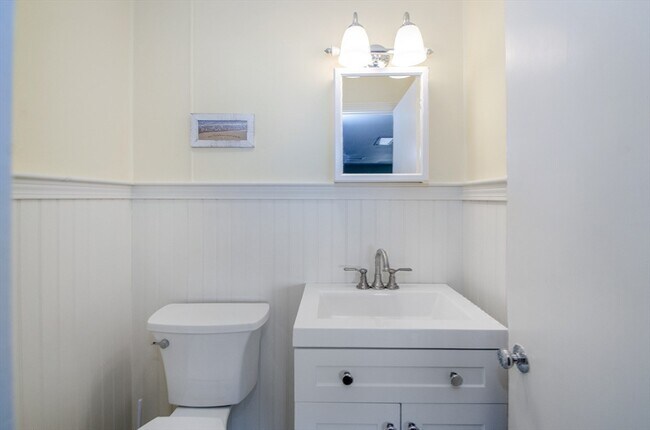 Building Photo - 7 Anawan Rd