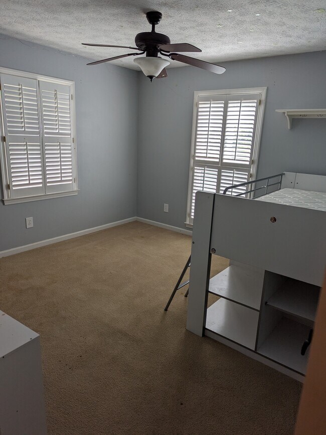 Building Photo - 1116 Santa Fe Station