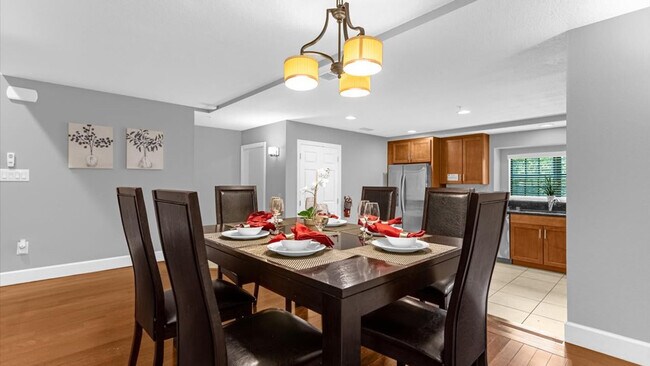 Building Photo - 14545 Damai Ln