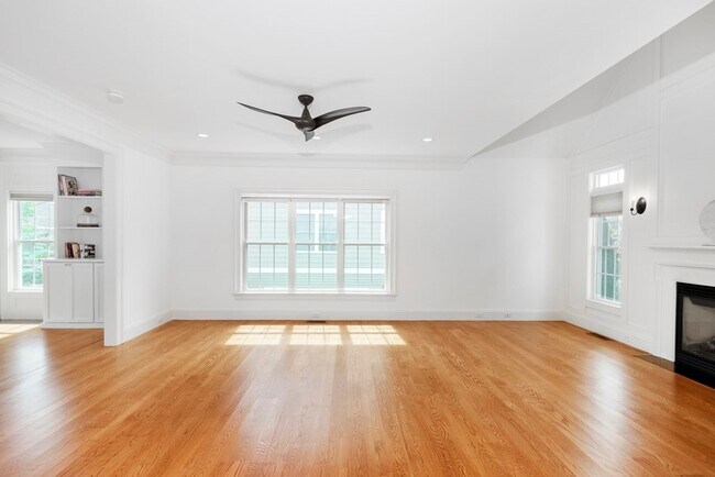 Building Photo - 14 Brattle Ln