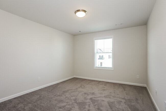 Building Photo - 6244 Whirlaway Rd