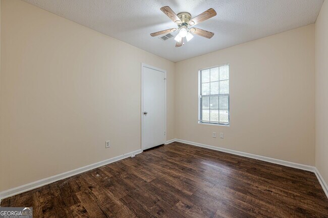 Building Photo - 3256 Brisbane Way