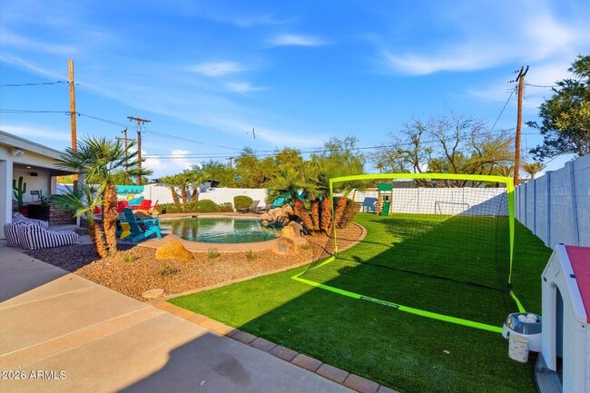 Building Photo - 8140 E Pine Dr