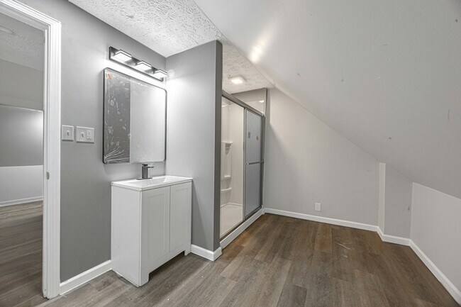 Building Photo - 3240 W 56th St