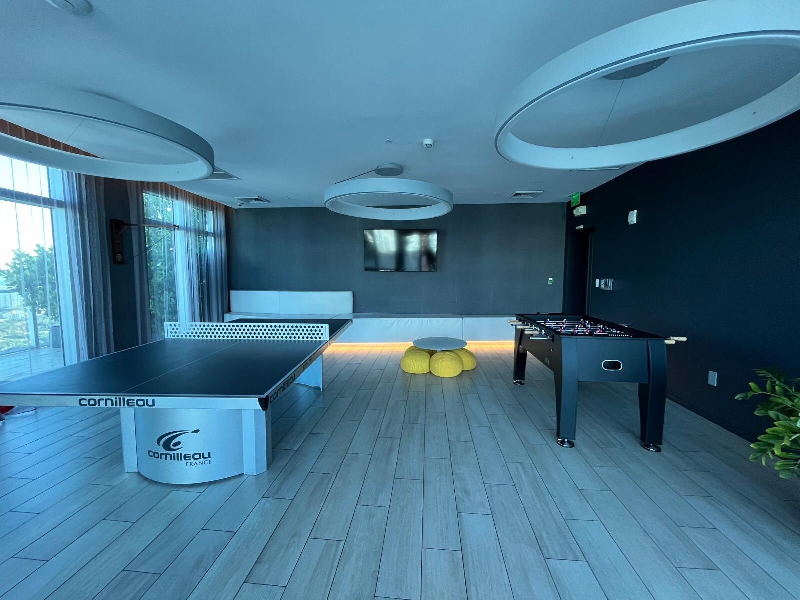 Building Amenity - Game room 2 - 1100 S Miami Ave