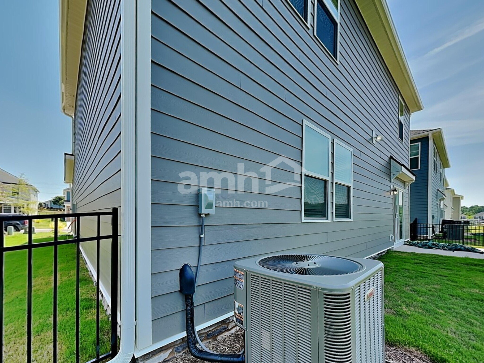 Building Photo - 3519 Lincoln Hts Ln
