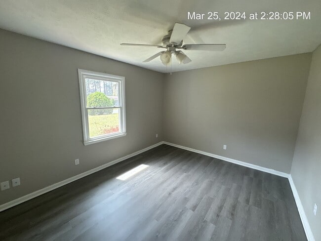 Building Photo - 3516 Torbay Dr