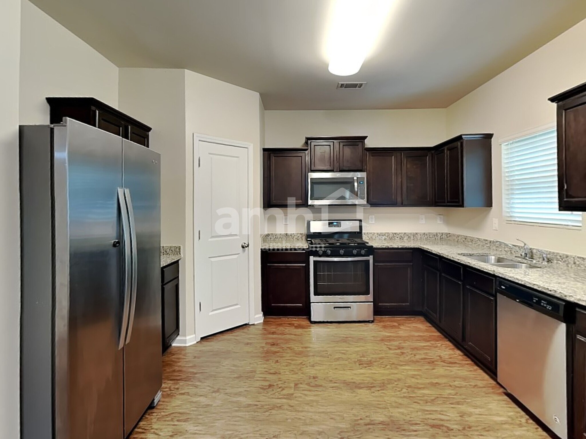 Building Photo - 3525 Mica Cir SE