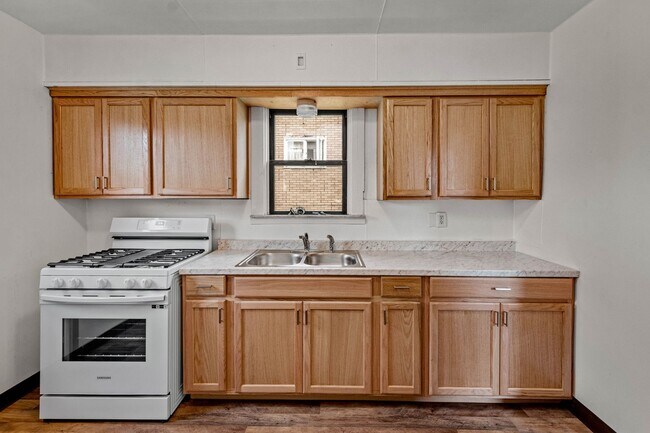 Building Photo - Beautiful 2 bedroom home in Pitcairn available August 15!