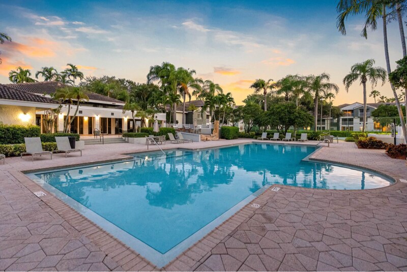 Building Photo - 2133 Polo Gardens Dr