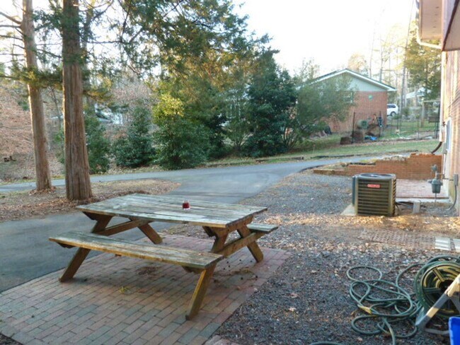 Building Photo - Large Duplex home with giant deck, parking, in quiet neighborhood, Available in June