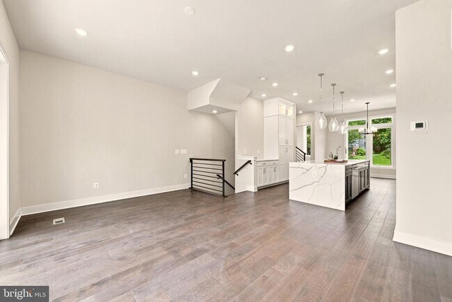 Building Photo - 11630 American Dream Way