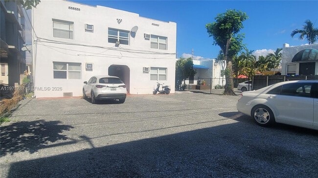 Building Photo - 1322 SW 7th St