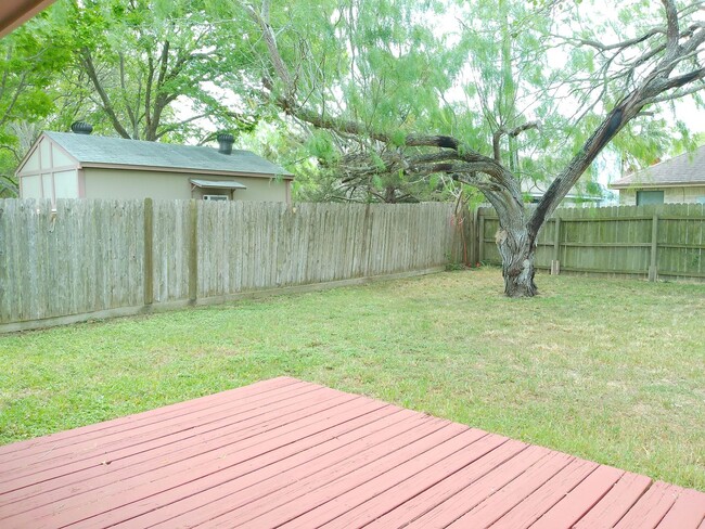 Building Photo - 6117 Jessica Dr