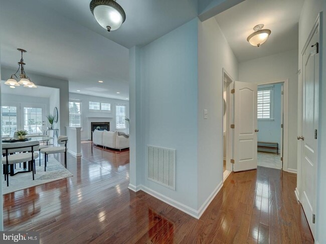 Building Photo - 43320 Barnstead Dr