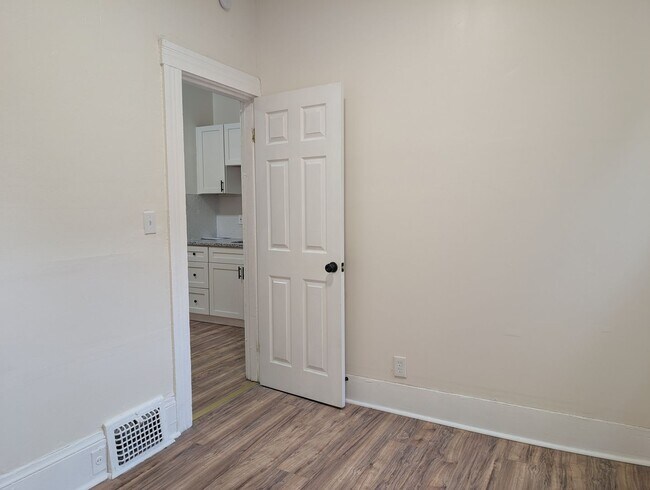 Building Photo - 1851 W 52nd St