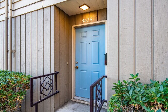 Building Photo - 3475 6th Ave NW