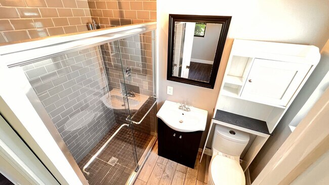 Building Photo - Timeless Charm Meets Modern Comfort in the Heart of Winter Park! WASHER & DRYER INCLUDED!