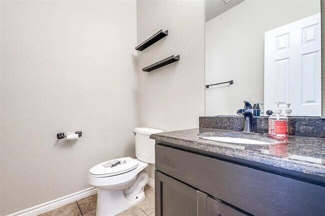Building Photo - 2108 Eppright Dr