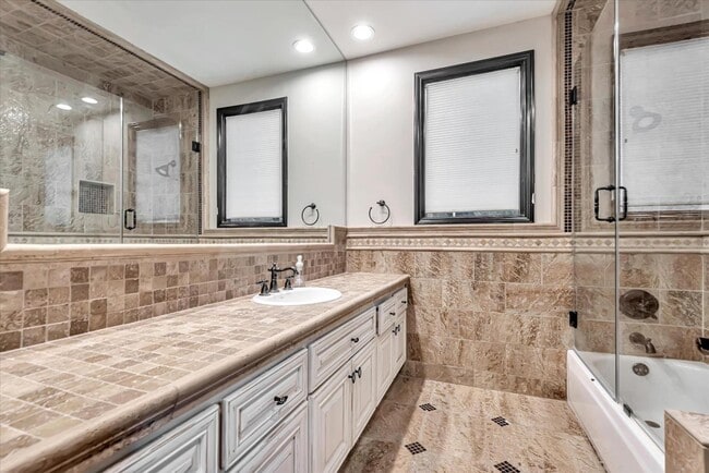 Building Photo - 25644 Queenscliff Ct