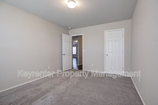 Building Photo - 209 SE 4th St