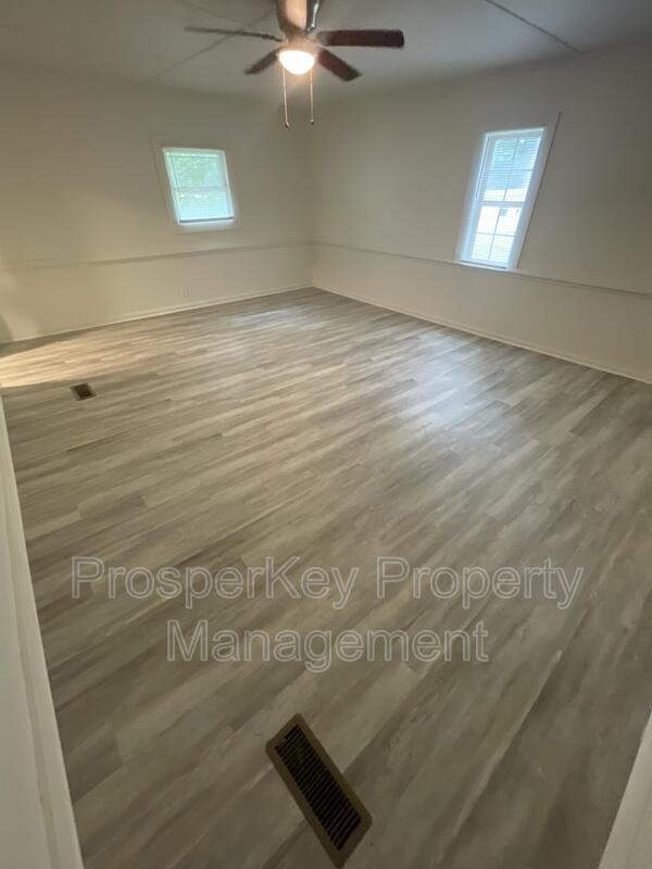 Building Photo - 4320 Fayetteville Rd