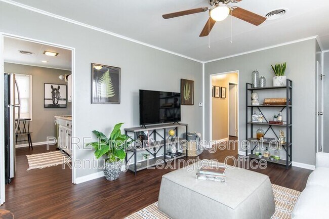 Building Photo - 317 Mockingbird Ln