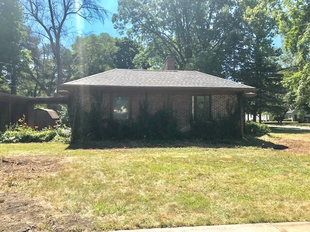 Building Photo - 228 W Nelson St