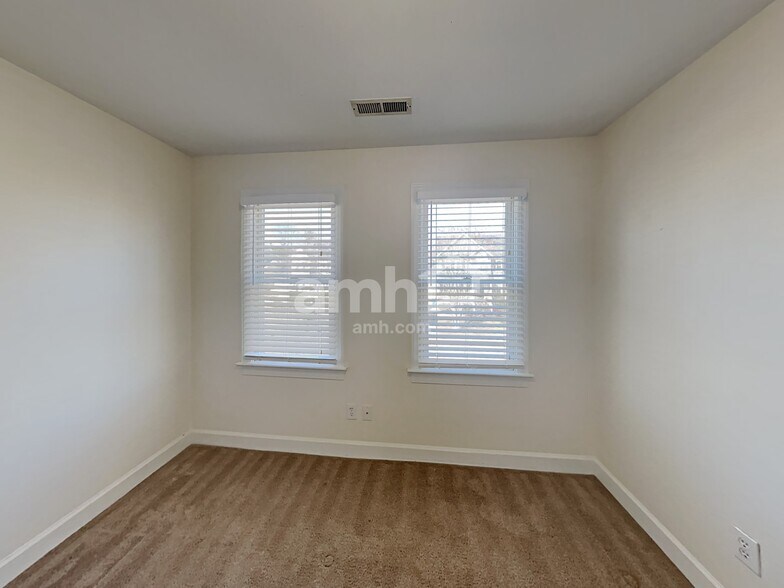 Building Photo - 4840 Forest Highland Dr