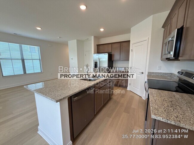 Building Photo - 1725 Bennett Vlg Dr