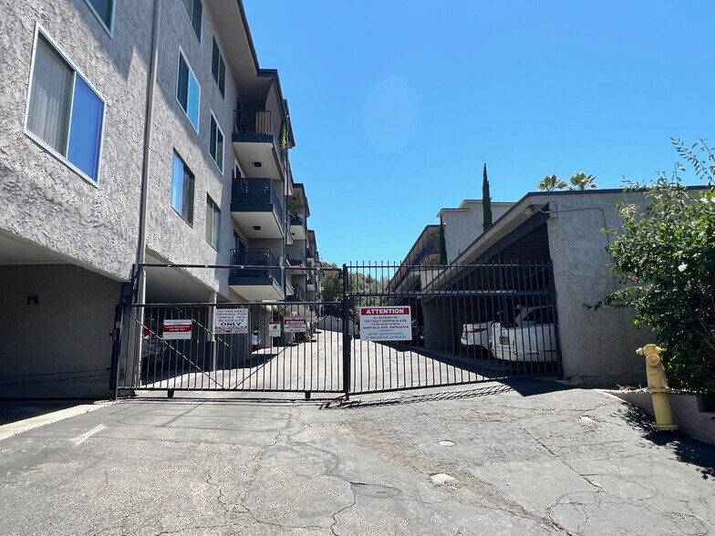 Building Photo - 1517 E Garfield Ave