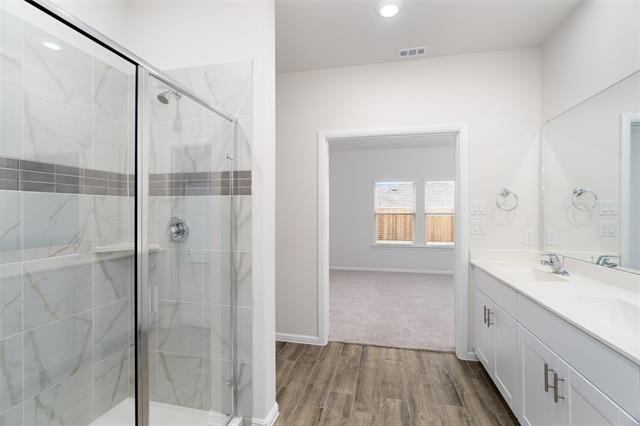 Building Photo - 429 Wydown Dr