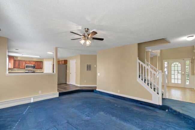 Building Photo - 65 Oak Manor Dr