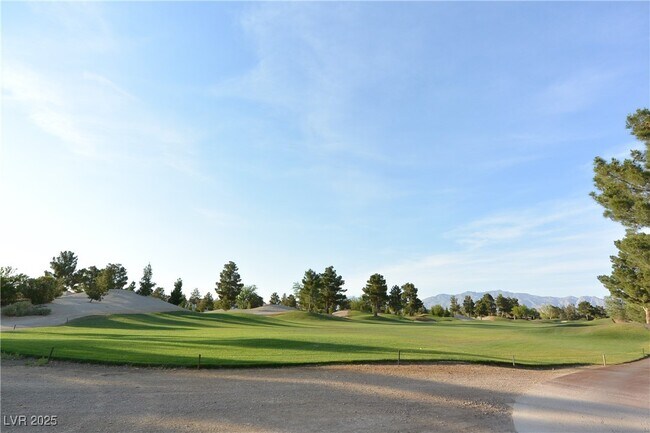 Building Photo - 4970 Black Bear Rd