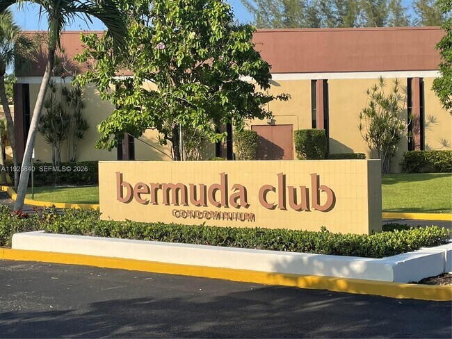 Building Photo - 5961 NW 61st Ave