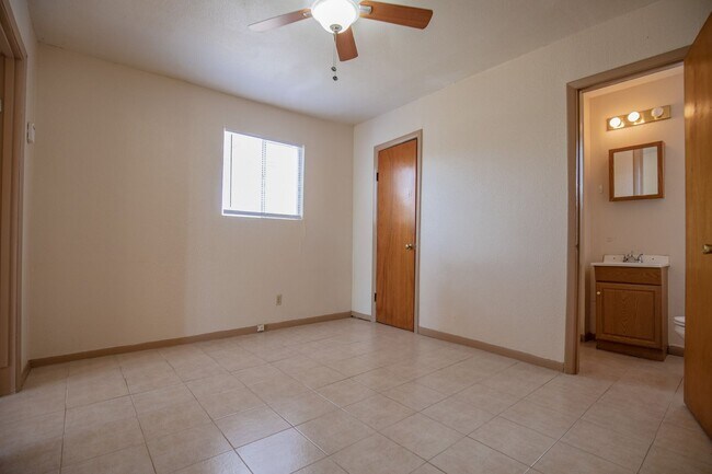 Building Photo - 106 New York Ave