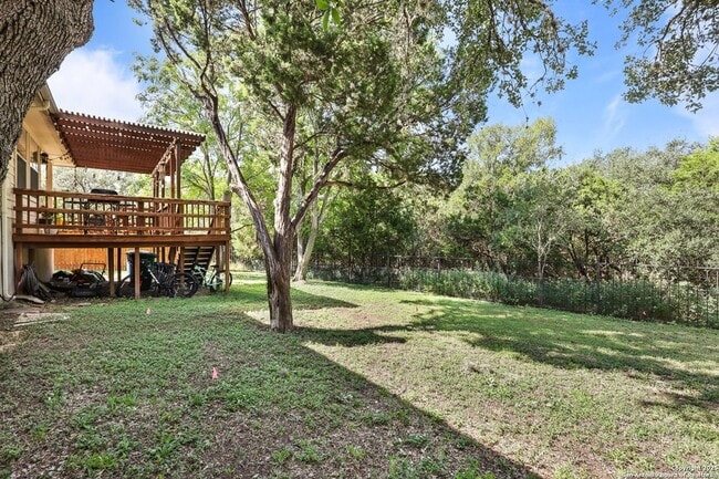 Building Photo - 10903 Wilson Oaks Dr