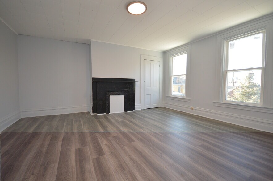 Building Photo - 113 Meade Ave