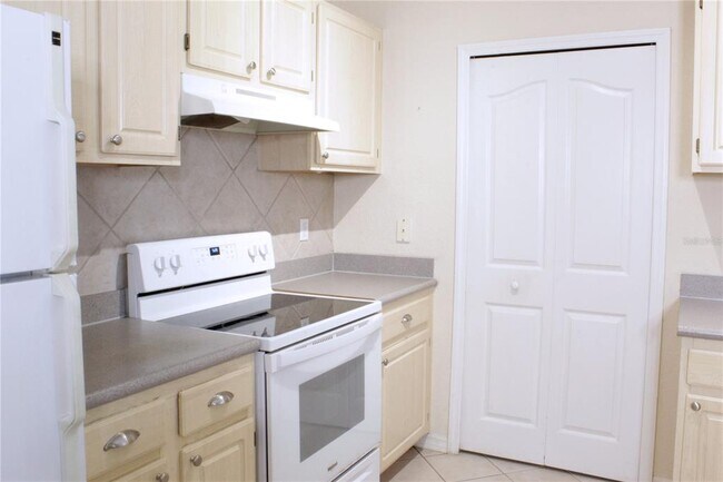 Building Photo - 8925 Legacy Ct